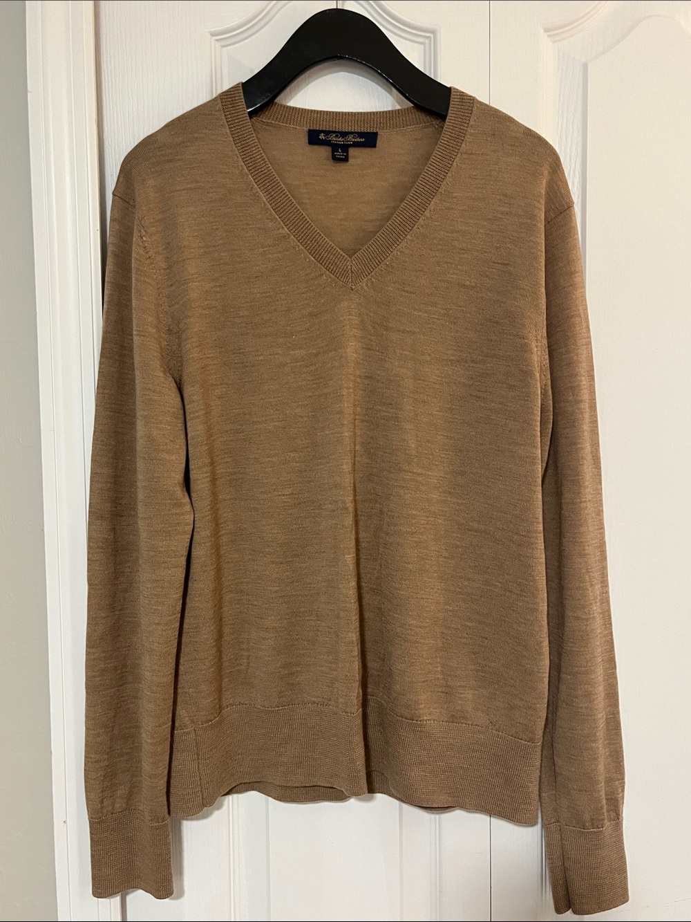 Brooks Brothers Men's V-Neck Sweater in Camel 100% Wool Quiet Luxury Minimalist